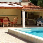 Vesna With Pool Апартаменты Водице