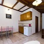 Apartment Apartments Vesna With Pool