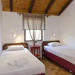 Vesna With Pool Водице