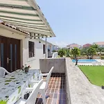Апартаменты Vesna With Pool *