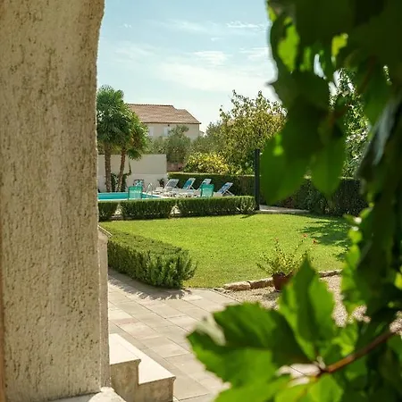 Vesna With Pool Apartmán Vodice