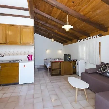 Vesna With Pool * Vodice