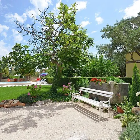 Vesna With Pool Apartmán Vodice