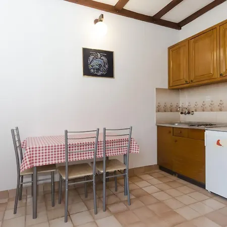 Apartments Vesna With Pool Vodice