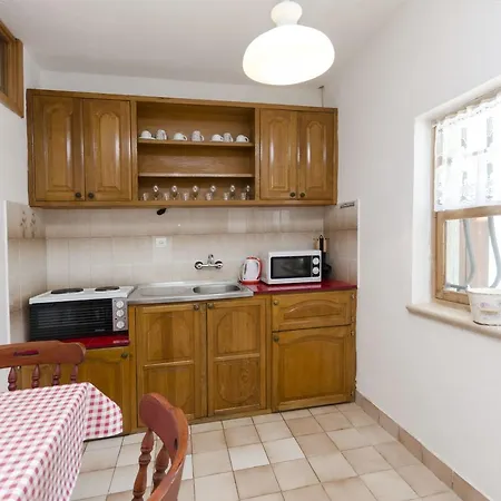 Apartments Vesna With Pool Vodice