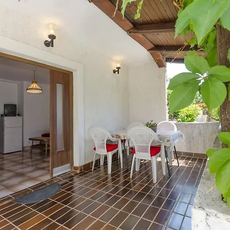 Vesna With Pool Apartament Vodice