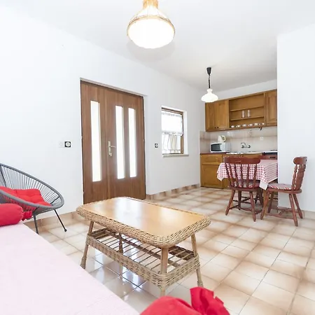 Apartments Vesna With Pool Vodice