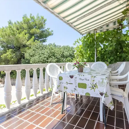 Vesna With Pool Apartmán *