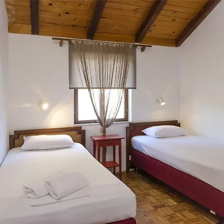Apartments Vesna With Pool Vodice