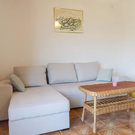 Vesna With Pool Apartmán *