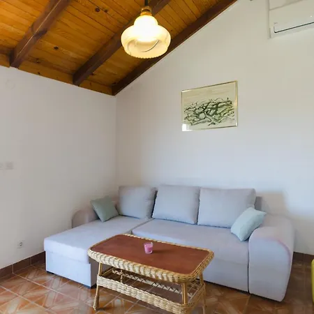 Vesna With Pool Vodice