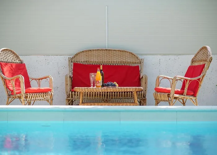 Apartments Vesna With Pool Apartman Vodice