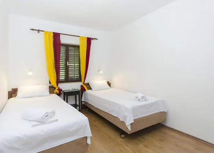 Apartments Vesna With Pool Vodice