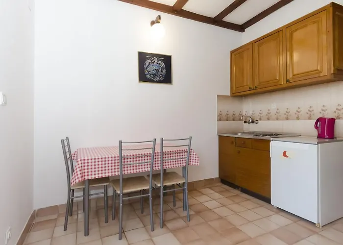 Apartments Vesna With Pool Vodice