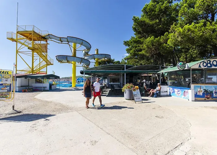 Apartments Vesna With Pool *