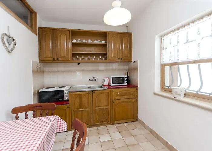 Apartments Vesna With Pool Vodice