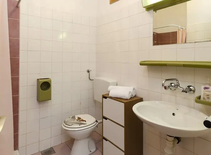 Apartments Vesna With Pool Apartman