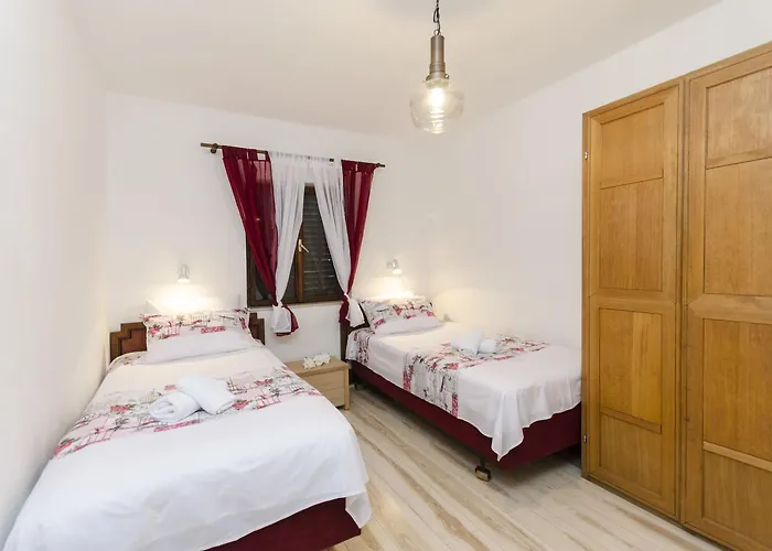 Apartments Vesna With Pool * Vodice