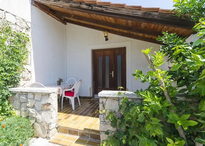 Apartments Vesna With Pool Apartman Vodice