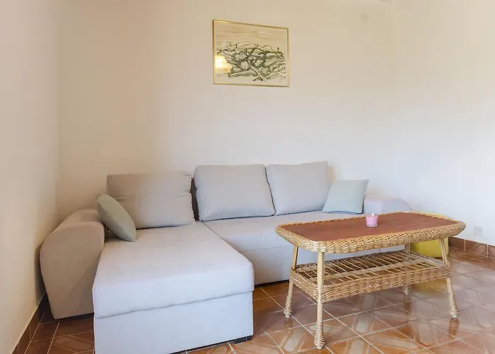 Apartments Vesna With Pool Apartman *