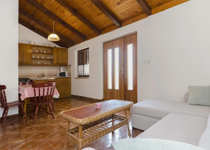 Apartments Vesna With Pool Apartman