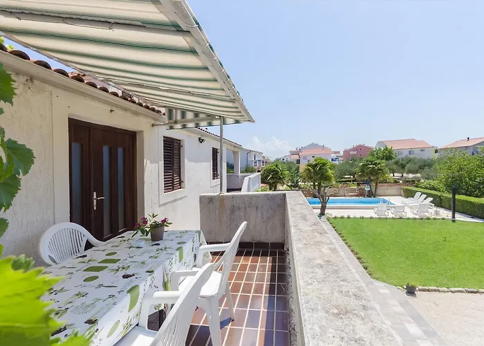 Apartman Apartments Vesna With Pool *